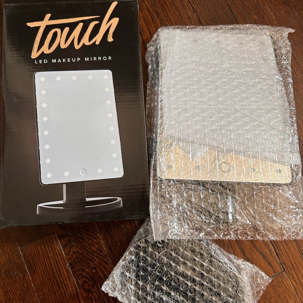 Touch LED Makeup Mirror - Picture 2 of 3